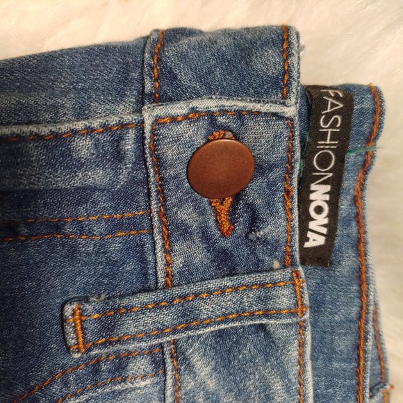 Fashion nova light jeans - Picture 2 of 5